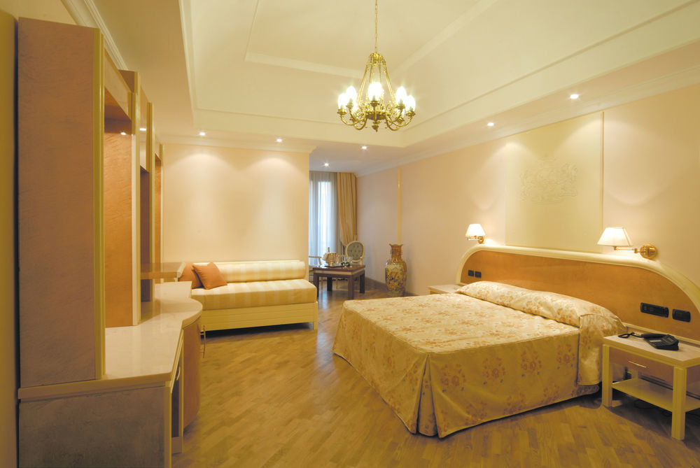 Lh Hotel Domus Caesari Марино Екстериор снимка