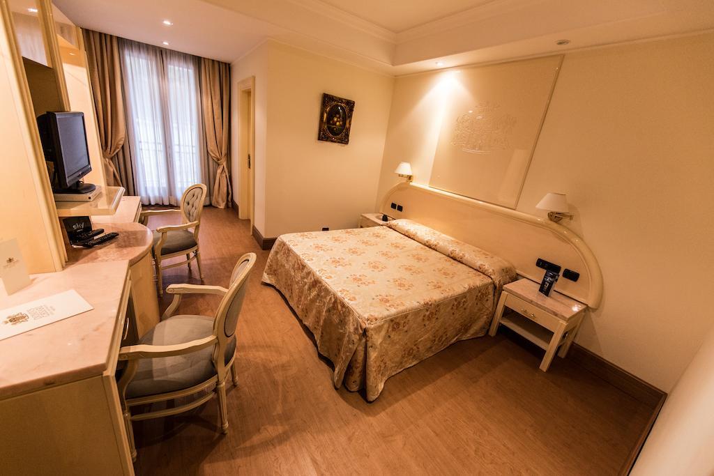 Lh Hotel Domus Caesari Марино Екстериор снимка