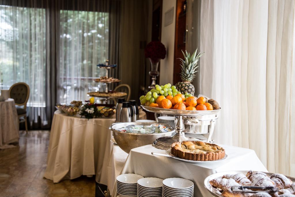 Lh Hotel Domus Caesari Марино Екстериор снимка