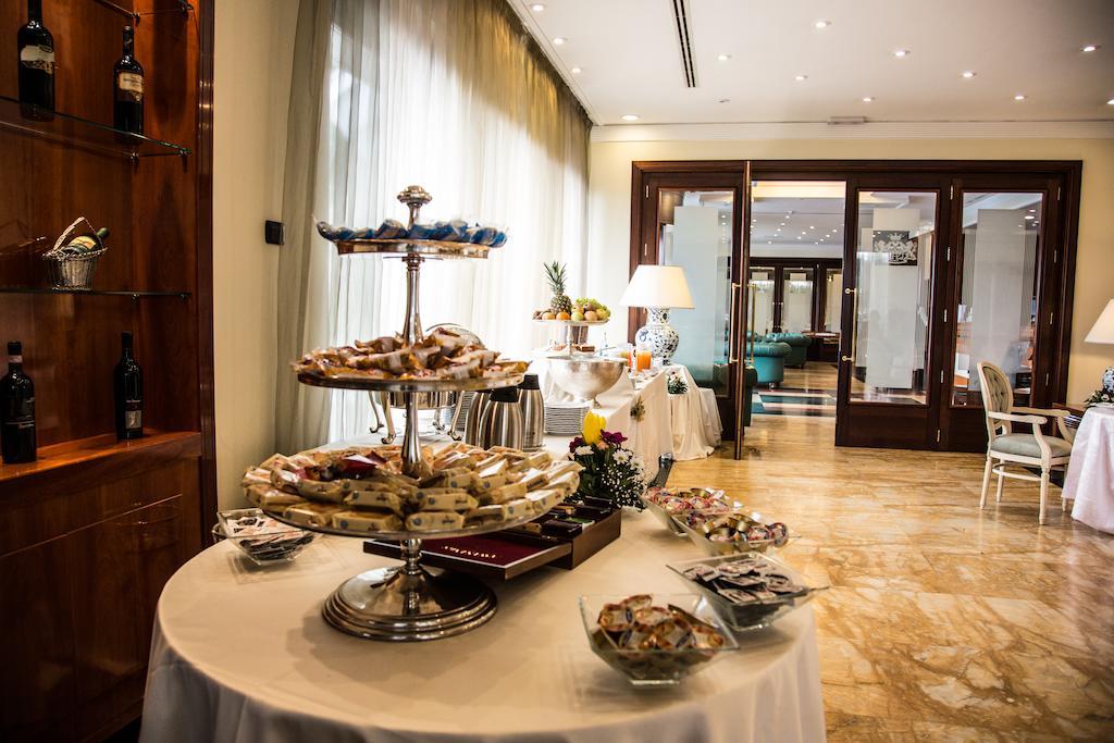 Lh Hotel Domus Caesari Марино Екстериор снимка